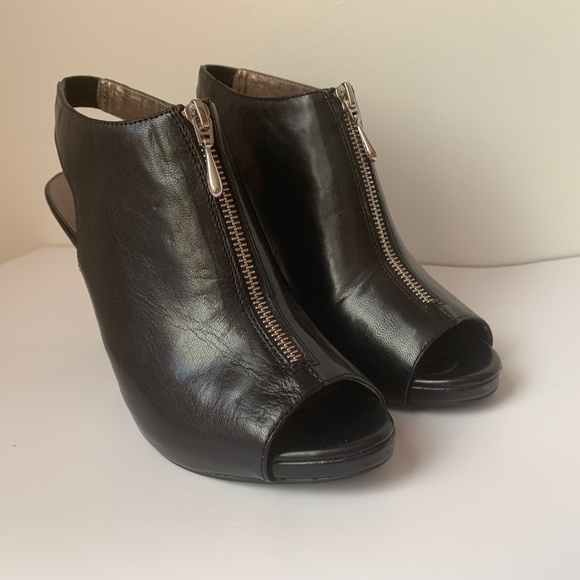 Moda Spana Heels Zip front Leather 9.5 - Picture 3 of 8